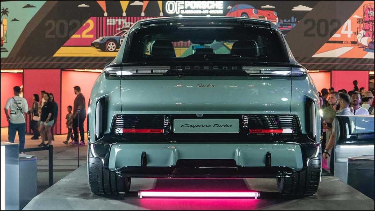 Porsche Cayenne Electric: Как он скрывает свой вес