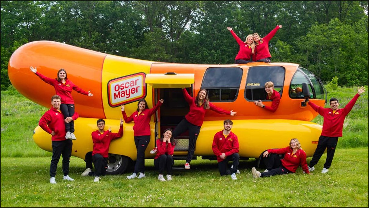 Oscar Mayer ищет водителей для знаменитого Wienermobile
