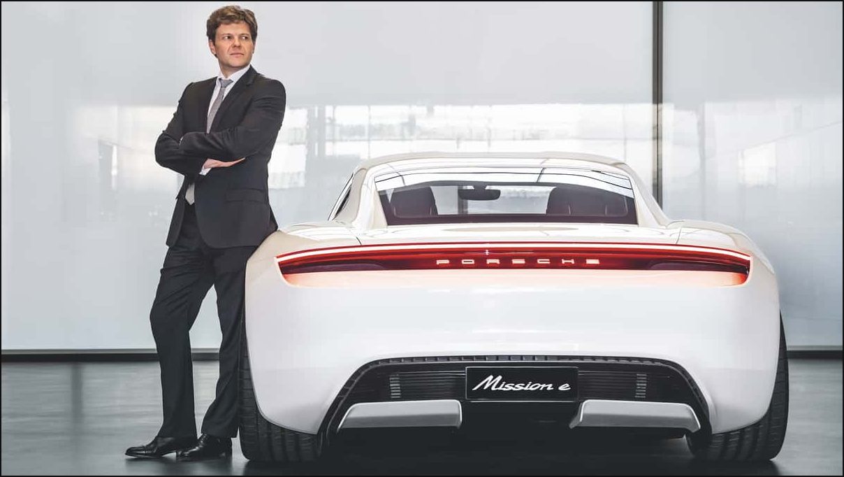 Бывший глава Porsche Taycan стал новым CEO AMG