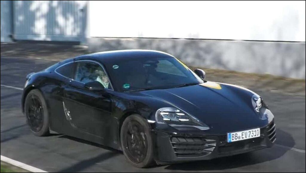Porsche тестирует электрический Cayman: видео с испытаний