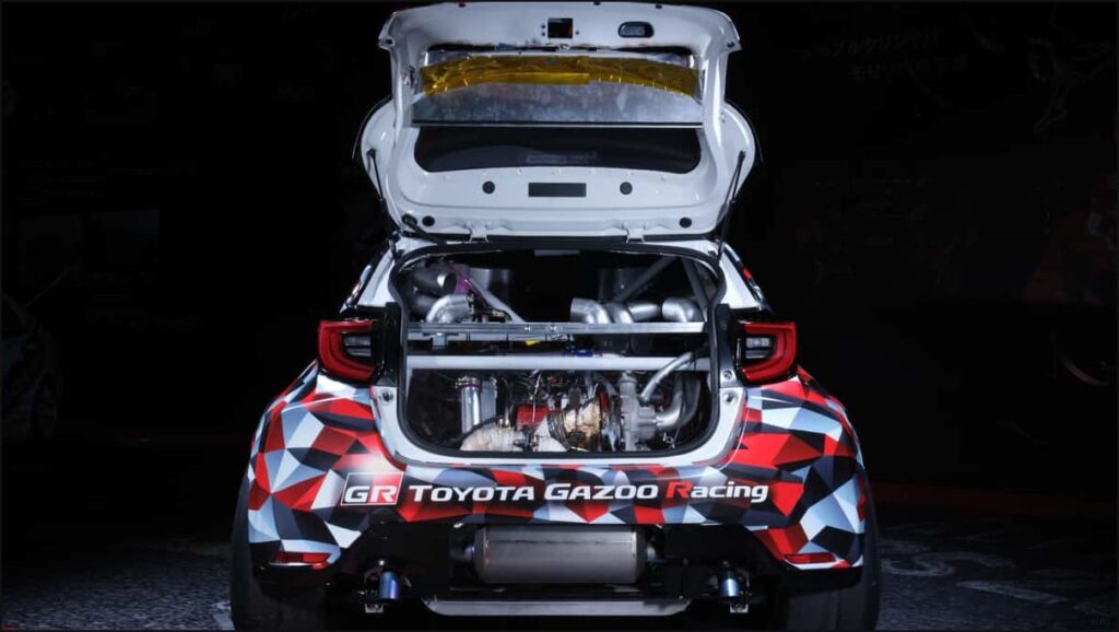 Новый спортивный автомобиль Toyota с задним двигателем